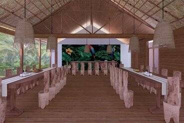 هتل Explorers Inn