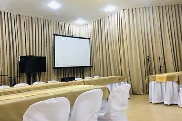 호텔 Gmaya Suites