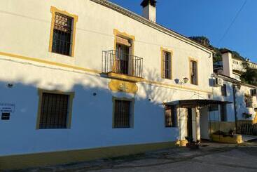 هتل La Buhardilla De Torrecillas