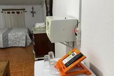 هتل La Buhardilla De Torrecillas