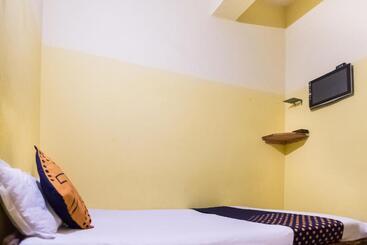 هتل Oyo Flagship The Residence Inn
