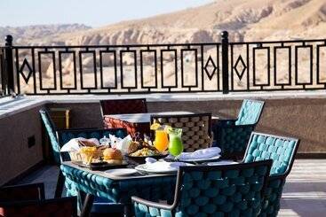 هتل Petra Moon Luxury