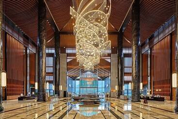 هتل Regal Palace Derucci Resort