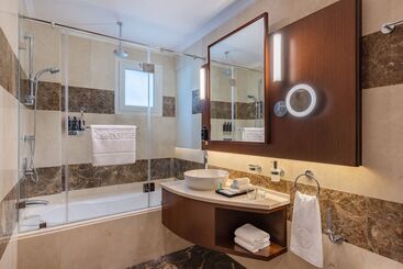 هتل Riviera Rayhaan By Rotana Doha