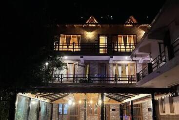 هتل Sangita Resorts Naukuchiatal