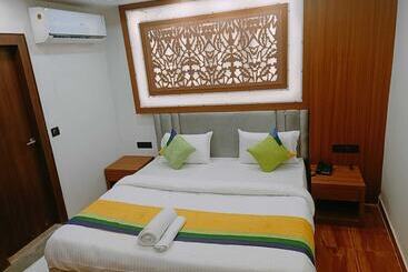 Fabhotel Shaurya Inn