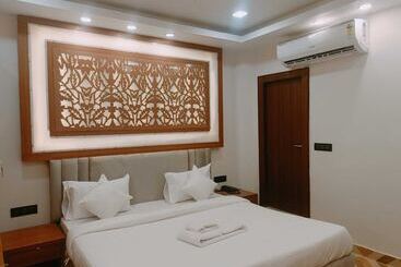 Fabhotel Shaurya Inn