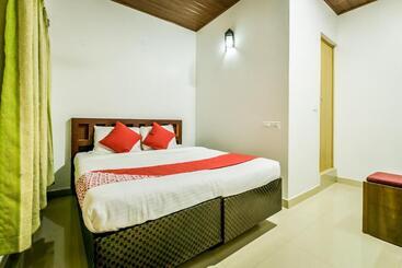 Oyo Flagship 19587 Hotel Gago