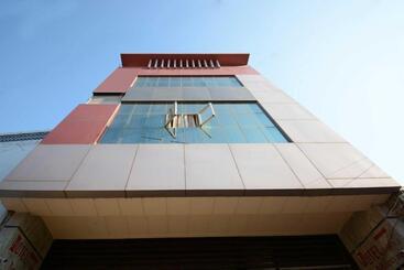 Oyo Flagship 29679 Hotel Umang Gg