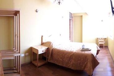 پانسیون Hostal Cactus