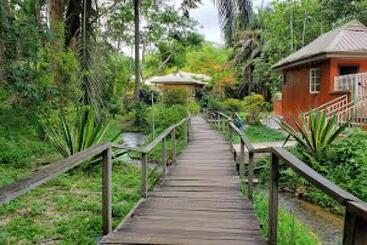پانسیون Room In Lodge   Ikogosi Warm Springs Resort Limited