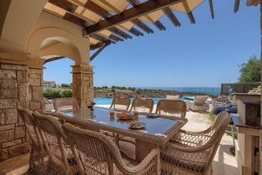 استراحتگاه Aphrodite Hills Rentals   Mythos Collection Villas