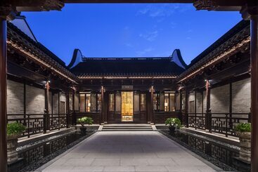 استراحتگاه Yihe Lake Shore Hotspring