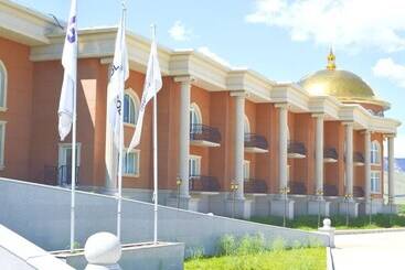 Bayangol Hotel & Resort