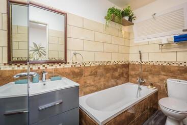 1a   Chambres Et Appartements Au Calme   Centre St Denis   Barachois