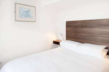 هتل Goodenough College – University Residence