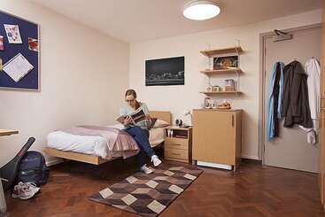 هتل Goodenough College – University Residence