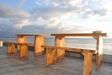 هتل Pradana Beach Inn Luxury
