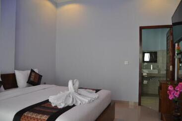 هتل Pradana Beach Inn Luxury
