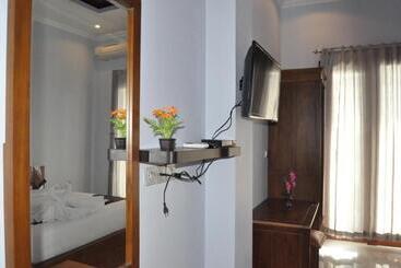 هتل Pradana Beach Inn Luxury
