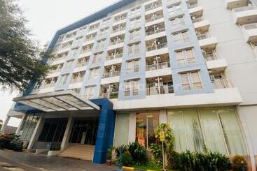هتل Redliving Apartemen Skylounge Tamansari Vanez Room