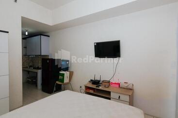 هتل Redliving Apartemen Skylounge Tamansari Vanez Room