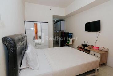 هتل Redliving Apartemen Skylounge Tamansari Vanez Room