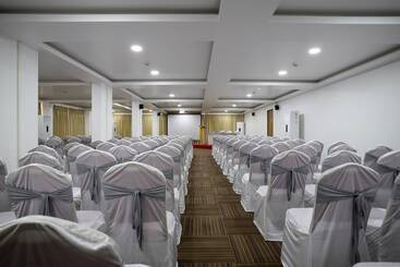 هتل Sairaj Beach Resort   Calangute Goa