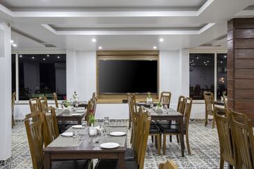 هتل Sairaj Beach Resort   Calangute Goa