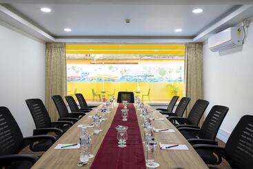هتل Sairaj Beach Resort   Calangute Goa