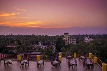 هتل Sairaj Beach Resort   Calangute Goa