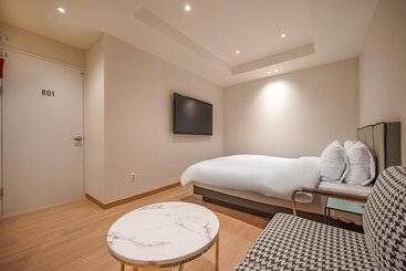Мотель Daegu Dongdaegu Station Hotel Cherish