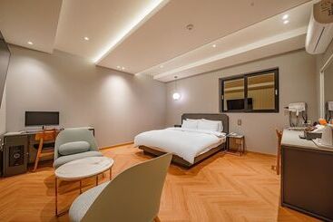 Мотель Daegu Dongdaegu Station Hotel Cherish