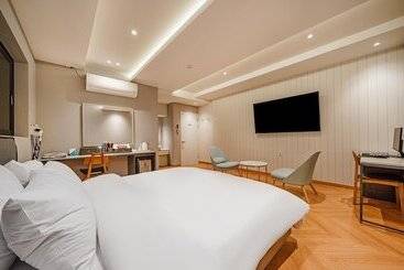 Мотель Daegu Dongdaegu Station Hotel Cherish