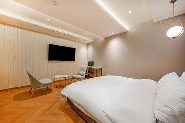 Мотель Daegu Dongdaegu Station Hotel Cherish