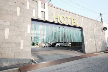 汽车旅馆  Jeongeup H