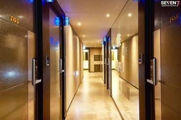مُتل Jinju Hotel Seven