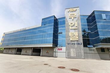 مُتل Muan New Drive In