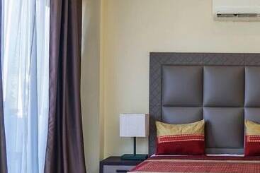 هتل Bachou Gallery Suites