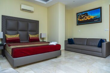 هتل Bachou Gallery Suites
