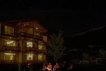 هتل Clarks Inn Suites Manali