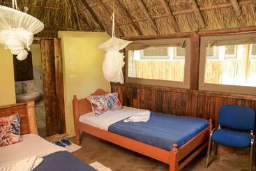 هتل Giraffe Hills Mara Camp