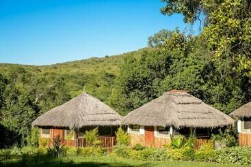 هتل Giraffe Hills Mara Camp