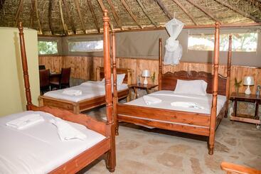 هتل Giraffe Hills Mara Camp