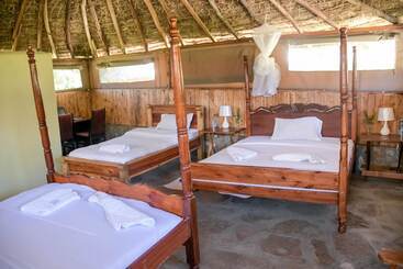 هتل Giraffe Hills Mara Camp