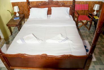 هتل Giraffe Hills Mara Camp
