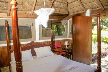 هتل Giraffe Hills Mara Camp