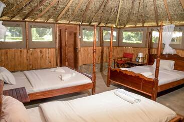 هتل Giraffe Hills Mara Camp