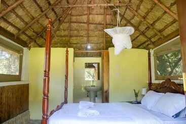 هتل Giraffe Hills Mara Camp