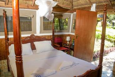 هتل Giraffe Hills Mara Camp